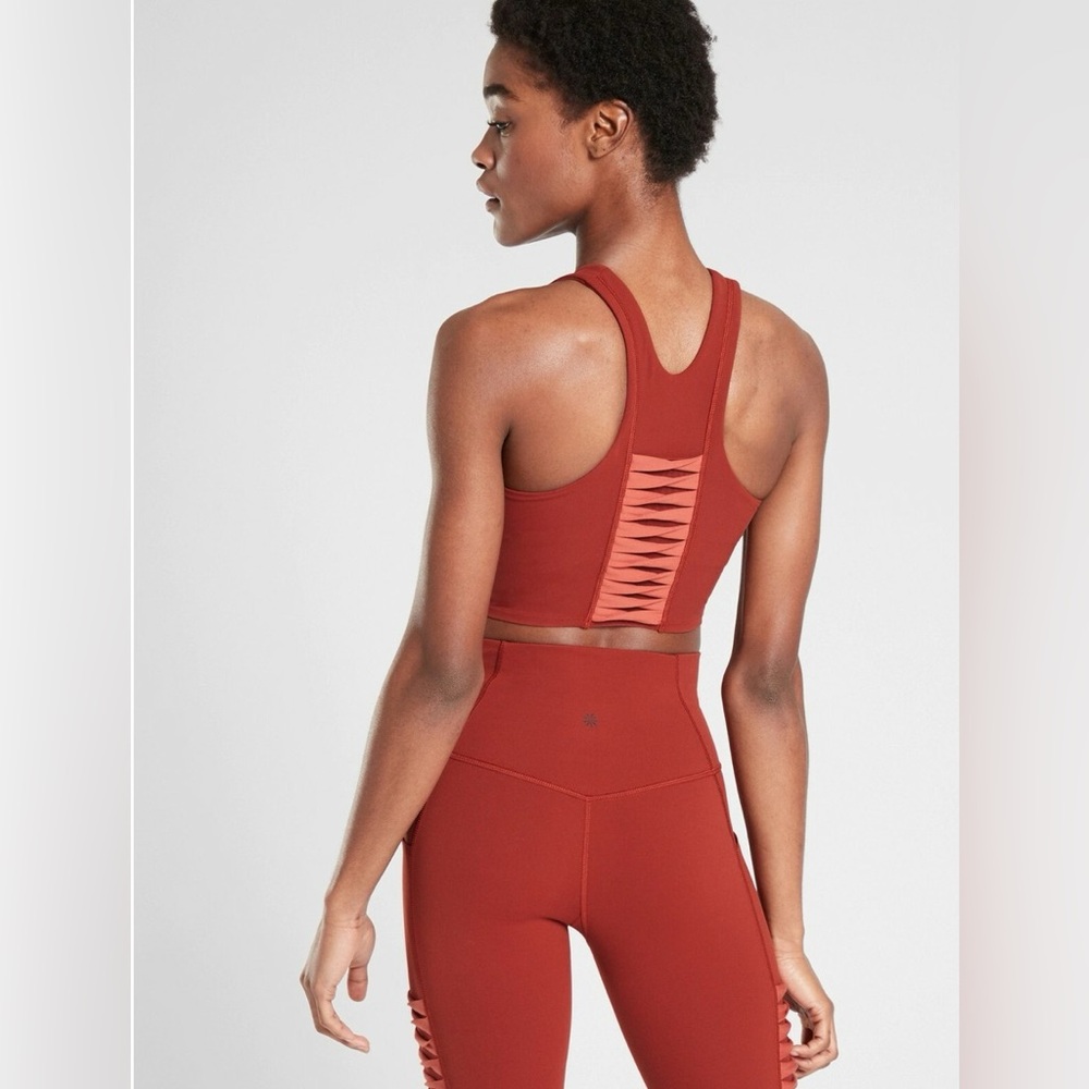 ATHLETA CONSCIOUS TWIST CROP IN POWERVITA™ A-C